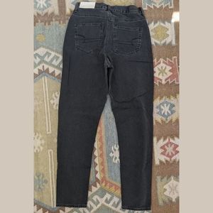 *NWT* AE High Rise Rigid Mom Jeans